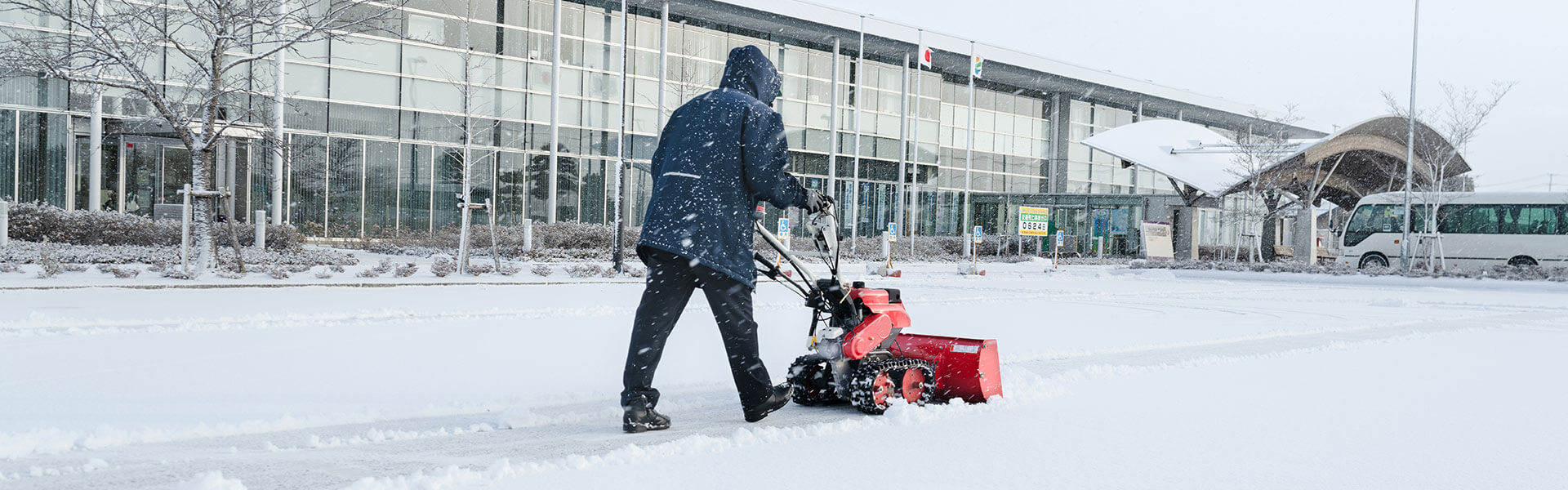 雪かき・除雪のトラブル | 株式会社クイックキャット | 快適な生活の